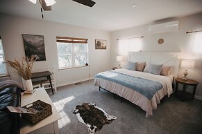 Goldsmith's Riverfront Inn