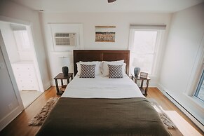 Goldsmith's Riverfront Inn