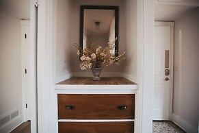 Goldsmith's Riverfront Inn