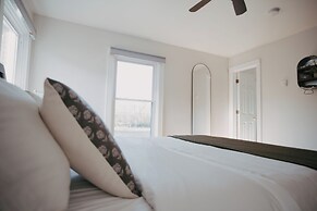 Goldsmith's Riverfront Inn