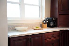 Goldsmith's Riverfront Inn