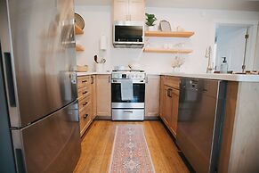 Goldsmith's Riverfront Inn