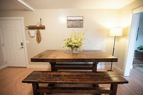 Goldsmith's Riverfront Inn