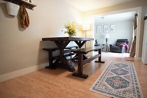 Goldsmith's Riverfront Inn