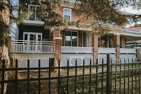 Goldsmith's Riverfront Inn