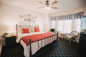 Goldsmith's Riverfront Inn