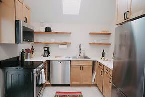 Goldsmith's Riverfront Inn