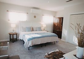 Goldsmith's Riverfront Inn