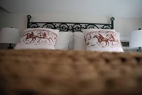 Goldsmith's Riverfront Inn