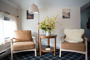 Goldsmith's Riverfront Inn