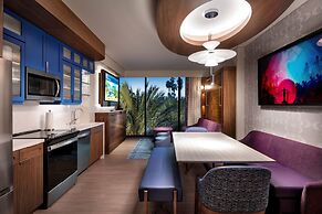 The Villas At The Disneyland Hotel