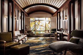 The Villas At The Disneyland Hotel