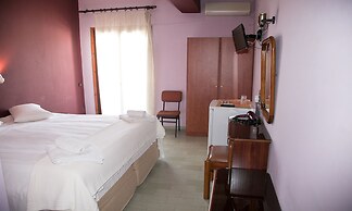 Petania Hotel & Apartments