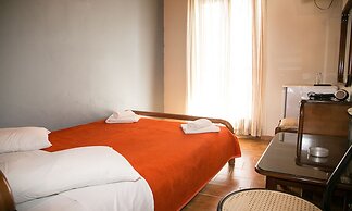 Petania Hotel & Apartments