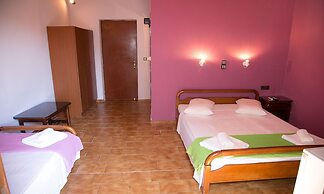 Petania Hotel & Apartments