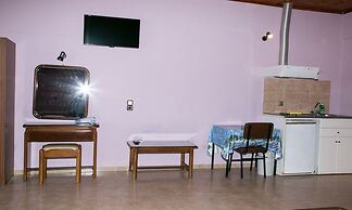 Petania Hotel & Apartments