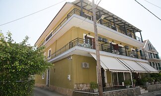 Petania Hotel & Apartments