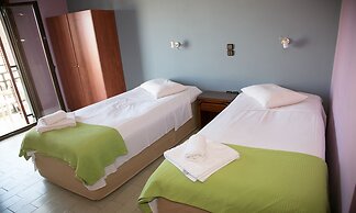 Petania Hotel & Apartments