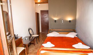 Petania Hotel & Apartments