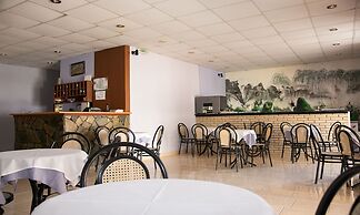 Petania Hotel & Apartments