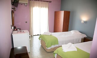 Petania Hotel & Apartments