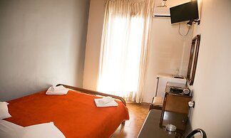 Petania Hotel & Apartments