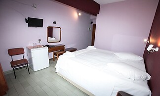 Petania Hotel & Apartments