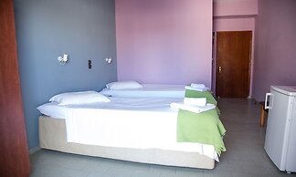 Petania Hotel & Apartments