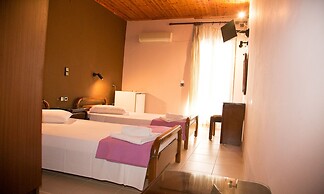 Petania Hotel & Apartments