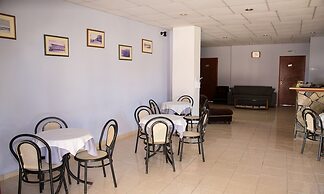 Petania Hotel & Apartments