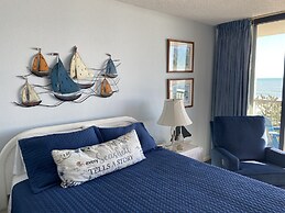 Stunning Oceanfront 3 bedroom condo