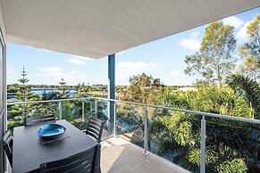 Broadwater and Saltwater on the Peninsula.