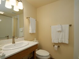 Kellogg West Conference Center and Hotel