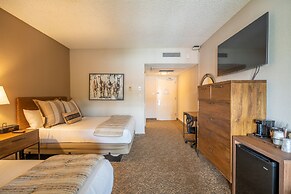 Kellogg West Conference Center and Hotel