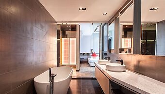 EXPRESSIONZ KLCC BY MANA-MANA