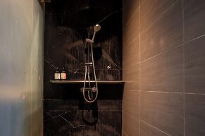 EXPRESSIONZ KLCC BY MANA-MANA