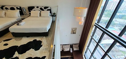 MCity Infinity pool KLCC