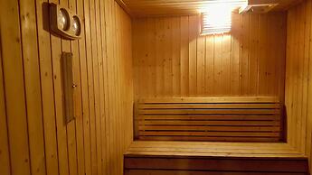 MCity Infinity pool KLCC