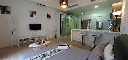 MCity Infinity pool KLCC