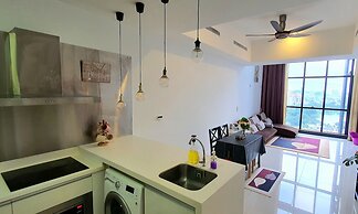 MCity Infinity pool KLCC