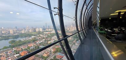 MCity Infinity pool KLCC