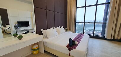 MCity Infinity pool KLCC