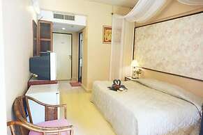 Safari Riviera Resort