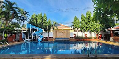 Safari Riviera Resort