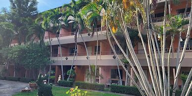 Safari Riviera Resort