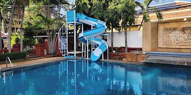 Safari Riviera Resort