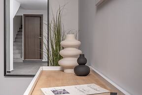 Zen Central Luxury Apartment