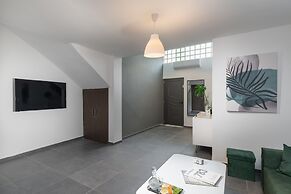 Zen Central Luxury Apartment