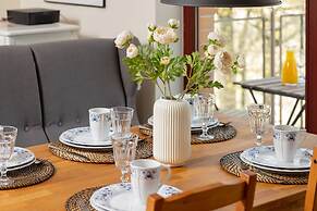 City Center Apartment by Renters