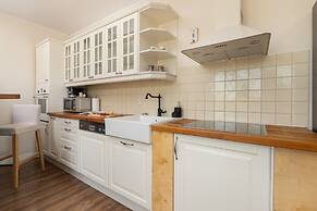 City Center Apartment by Renters